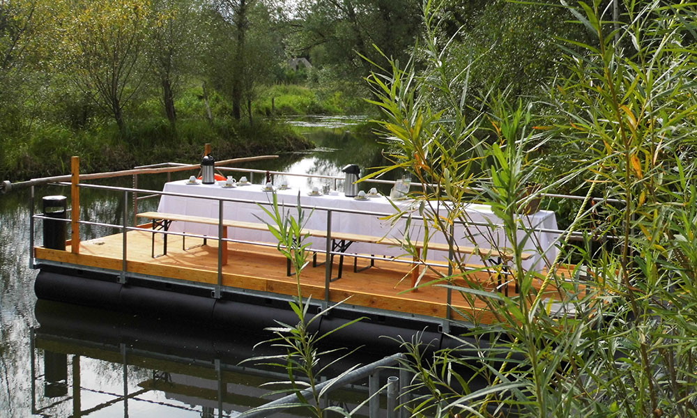 idyllische-kaffeefahrt-per-floss-im-oderbruch.jpg