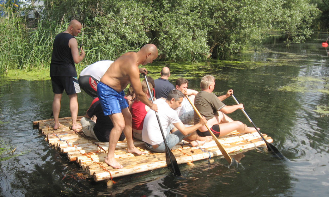 mit-teamgeist-zum-erfolg-beim-wasser-event.jpg